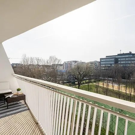 Sunshine Luxe Living - Free Parking *